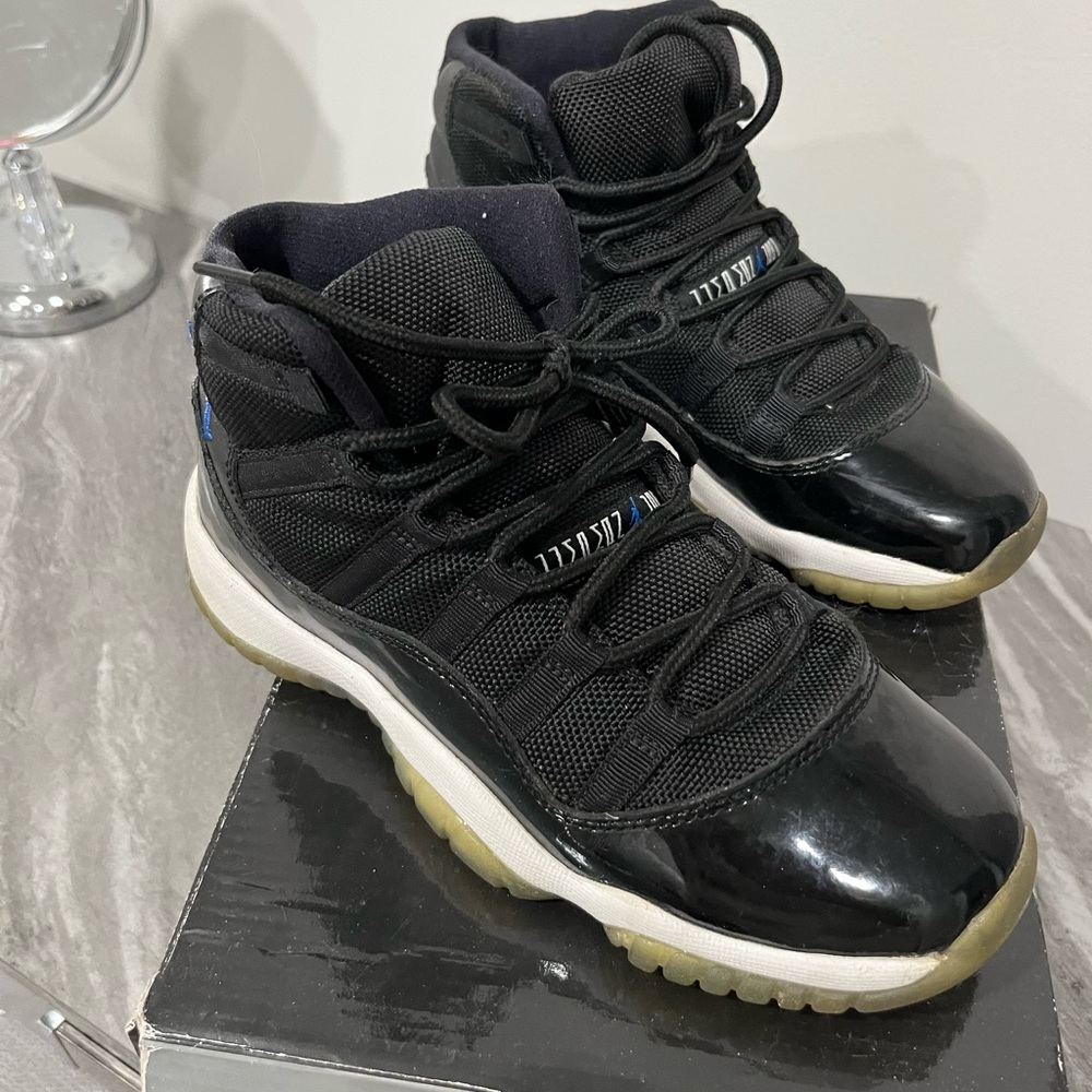 Jordan 11 Size 4.5